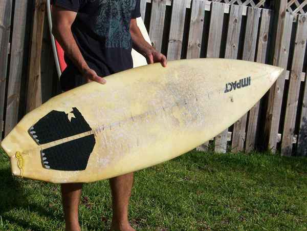 Cómo refrescar una vieja tabla de surf