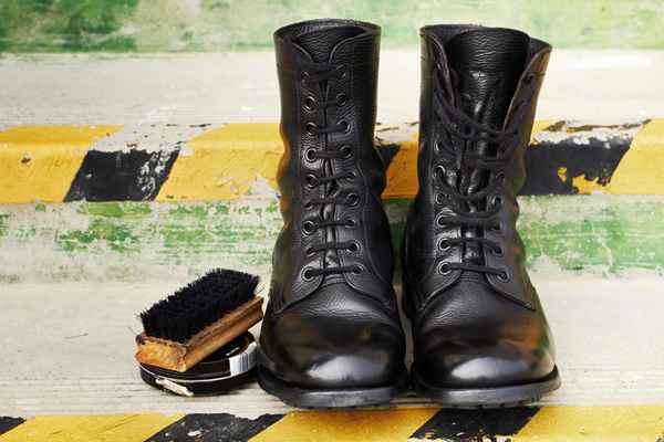 Comment cracher briller vos bottes militaires