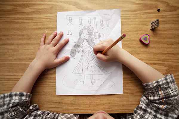 Comment apprendre à un enfant à dessiner