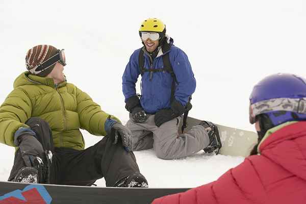 Er snowboard tryggere for knærne enn ski?