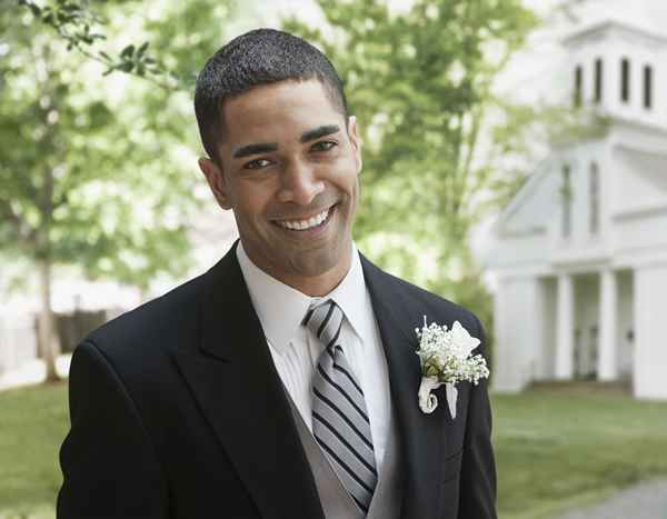 Coupes de cheveux du jour du mariage pour hommes