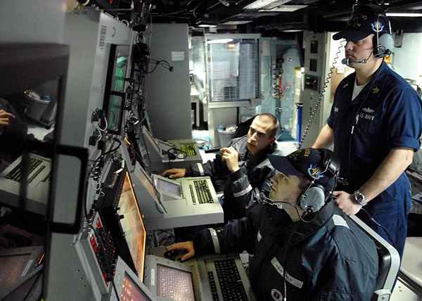 Technicien de sonar enrôlé de la Marine