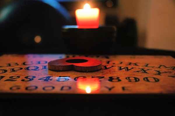 OUIJA BOARD SAFE ou DANGEREUX?