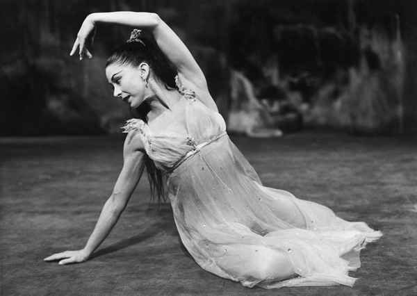 Perfil da bailarina clássica Margot Fonteyn