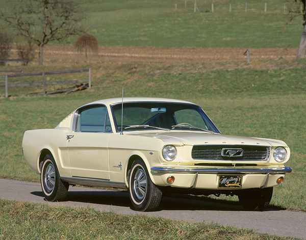 Ford Mustang 2+2 Fastback fra 1966