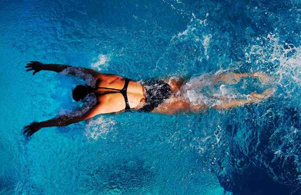 La diferencia entre la natación olímpica y la natación universitaria