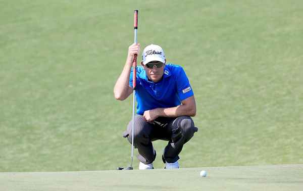 Le long putter en golf