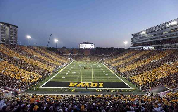 Lo spogliatoio rosa al Kinnick Stadium dell'Iowa