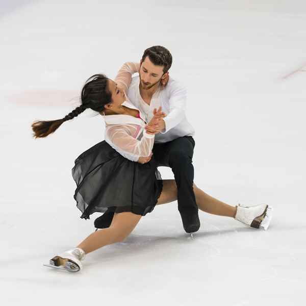 Por que as meninas costumam usar patins brancos, enquanto os meninos usam preto