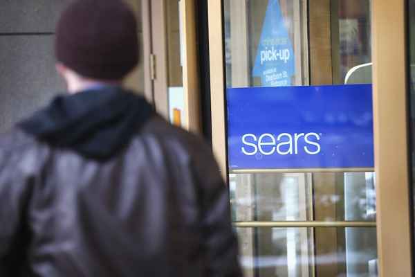 Por qué las políticas y la estrategia comercial de Sears están llevando a su declive