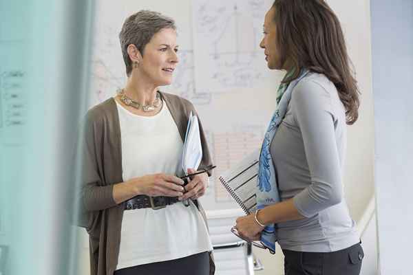 Ti metti il ​​piede in bocca e ti sei offeso un collega