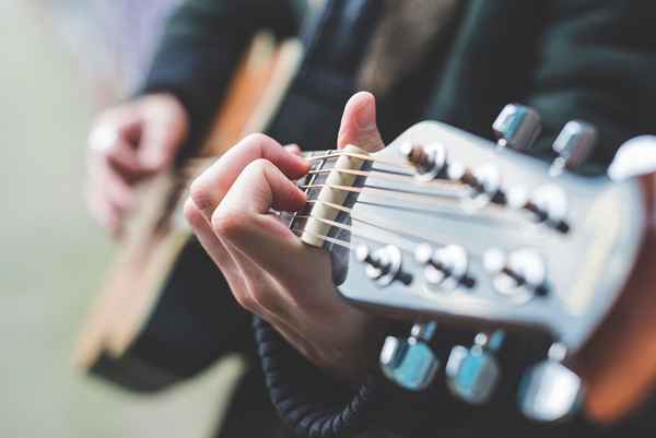 10 semplici canzoni country che chiunque può imparare con la chitarra