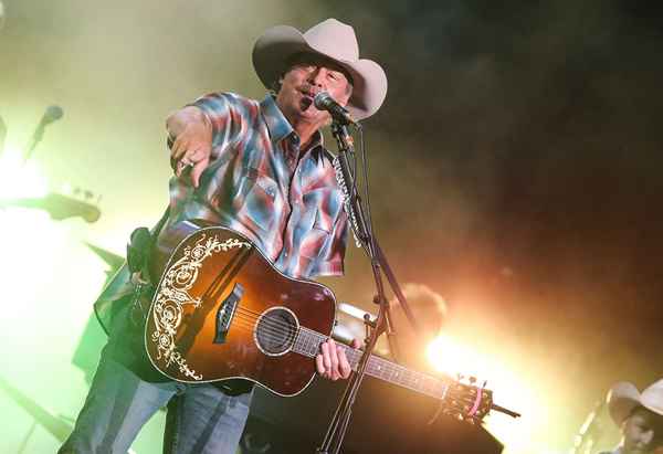 20 chansons country optimistes pour une liste de lecture de Spring Break