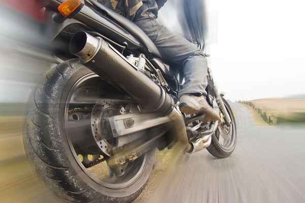 7 conseils pour freiner sur votre moto