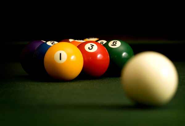 9-ball rack og bryte regler pluss strategier