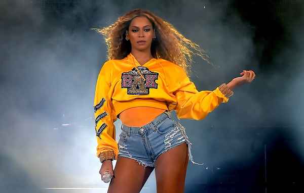 Biografia Beyonce, Queen of 21st Century R&B