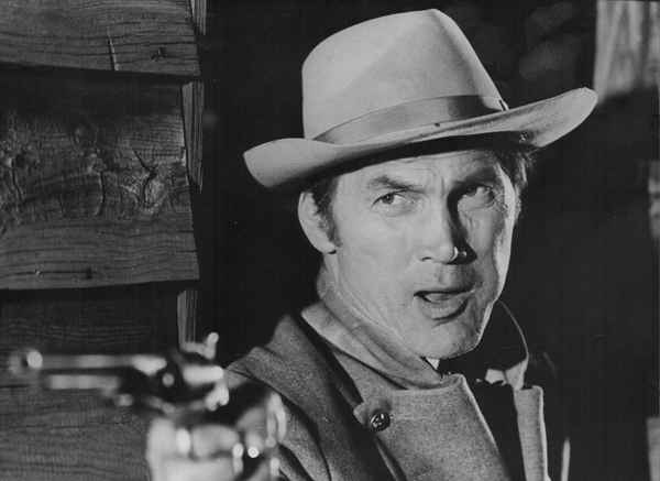 Biographie de Jack Palance, star de cinéma d'action et méchant à l'écran