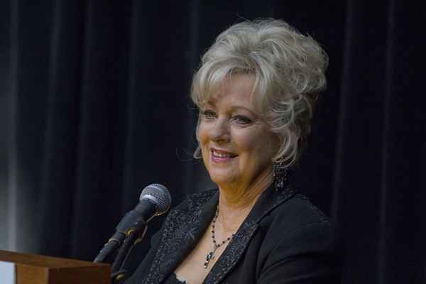 Biographie de Connie Smith