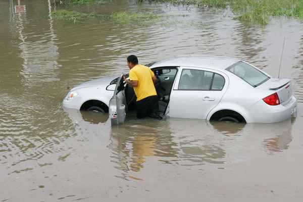 Leyes de títulos de salvamento automático de Florida