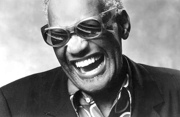 Wie wurde der Sänger-Musikiker Ray Charles blind??