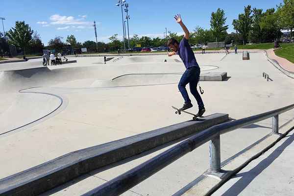 Como construir uma caixa de moagem de skate