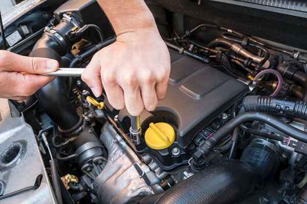 Hvordan utføre en komprimeringstest på motoren din