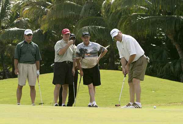 Como jogar um passo de lado no torneio de golfe de luta