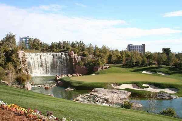 Come giocare al gioco da golf chiamato Las Vegas