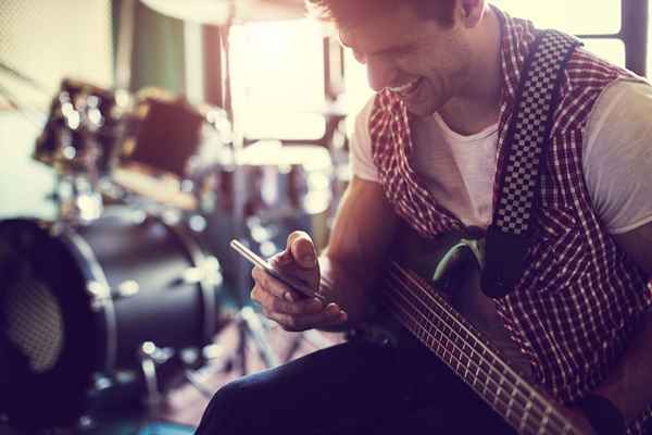 Comment enregistrer la guitare en utilisant votre iPhone / iPad