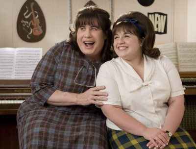 John Travolta zieht sich in Drag for Hairspray an