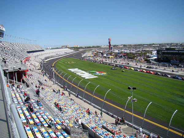 Raza y longitudes de pista de NASCAR