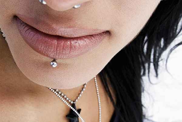 Guia de piercing - implantes de superfície - âncoras, dérmos e micro -dita