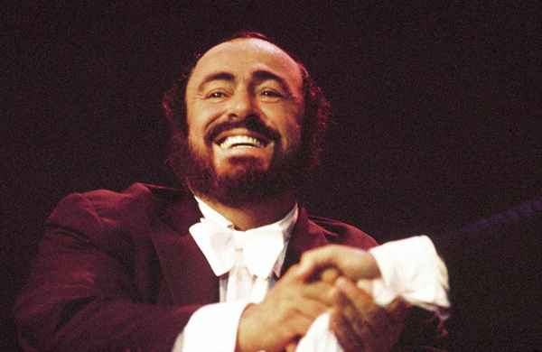 Populære sanger sunget av Luciano Pavarotti