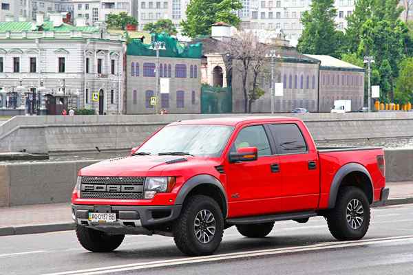 Sollten Sie Ihren nächsten Pickup -Truck mieten oder kaufen?