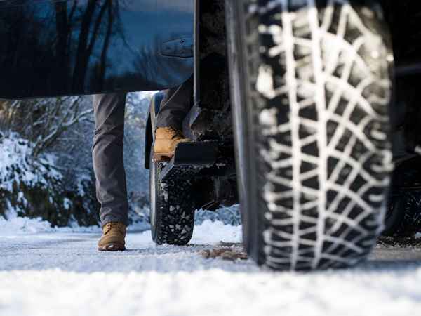 Pneumatici da neve set extra di ruote o remoti annuali?