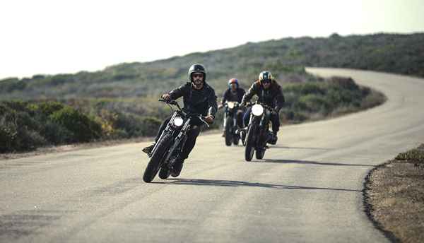 Iniciando uma motocicleta após o armazenamento de inverno