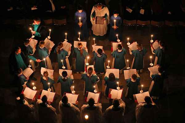 As diferenças entre as escolas são Antiqua e Ars Nova