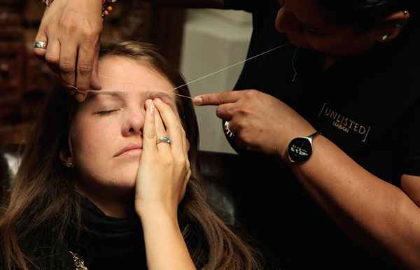 Filation vs. Les sourcils à épilation des avantages et des inconvénients