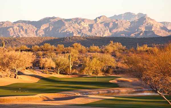 Qu'est-ce que «surestation» sur les terrains de golf?